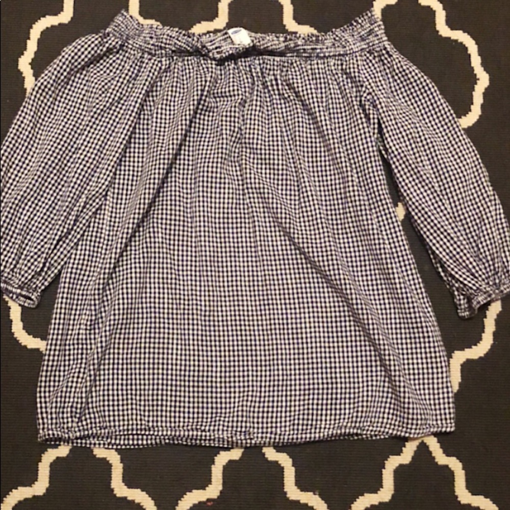 Checkered cold shoulder top! Size Small